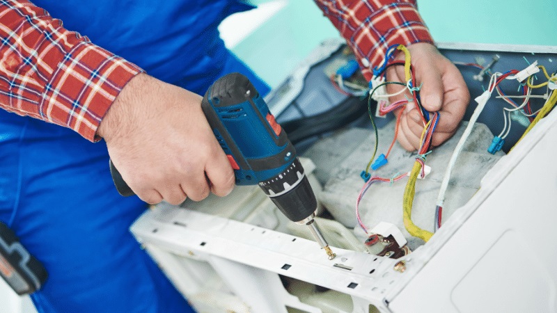 Şehzadeler Hitachi Hitachi çamaşır makinesi kart tamiri – Su almama arızası orijinal parça ile giderildi. - Teknik servis örneği